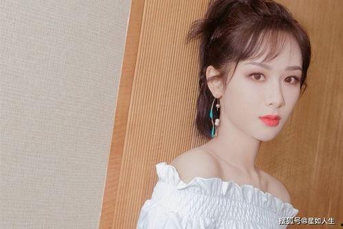 杨紫最新代言爆料,时尚魅力再升级，演绎青春活力新风尚